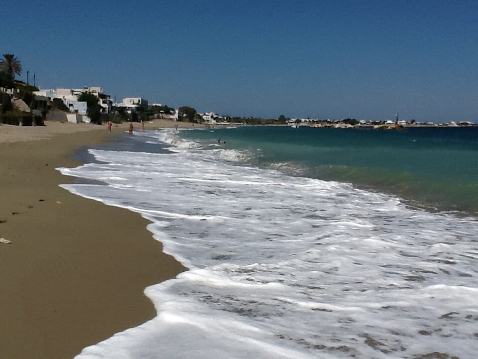 Beach access near Aktìs Alòs
